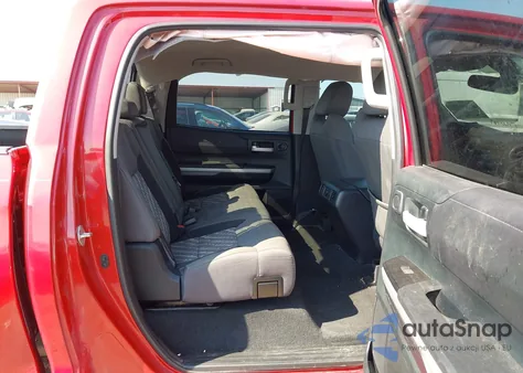 2018 Toyota Tundra Sr5 5.7L V8 z USA, uszkodzony, nr VIN 5TFEY5F19JX230818